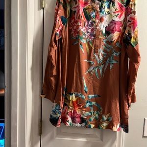 Ladies long sleeve top